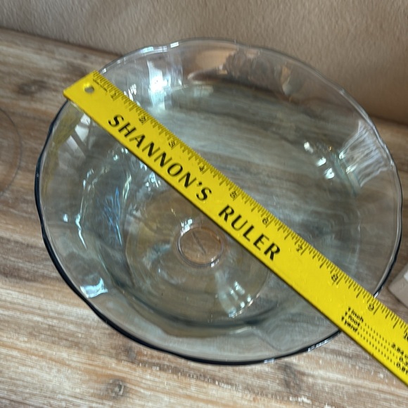 Glass pedestal bowl - Picture 3 of 4